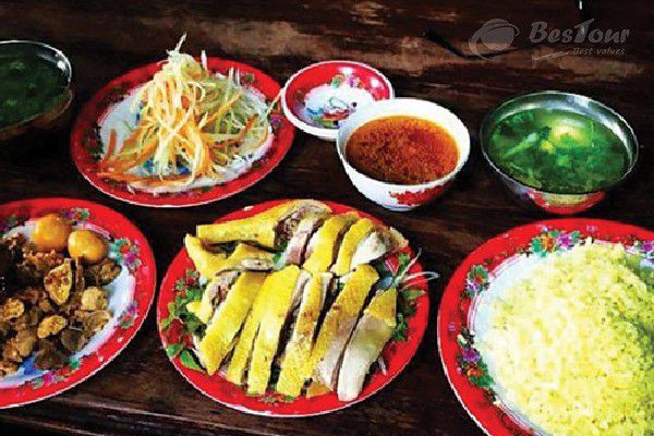  Cơm gà Bà Buội Hội An