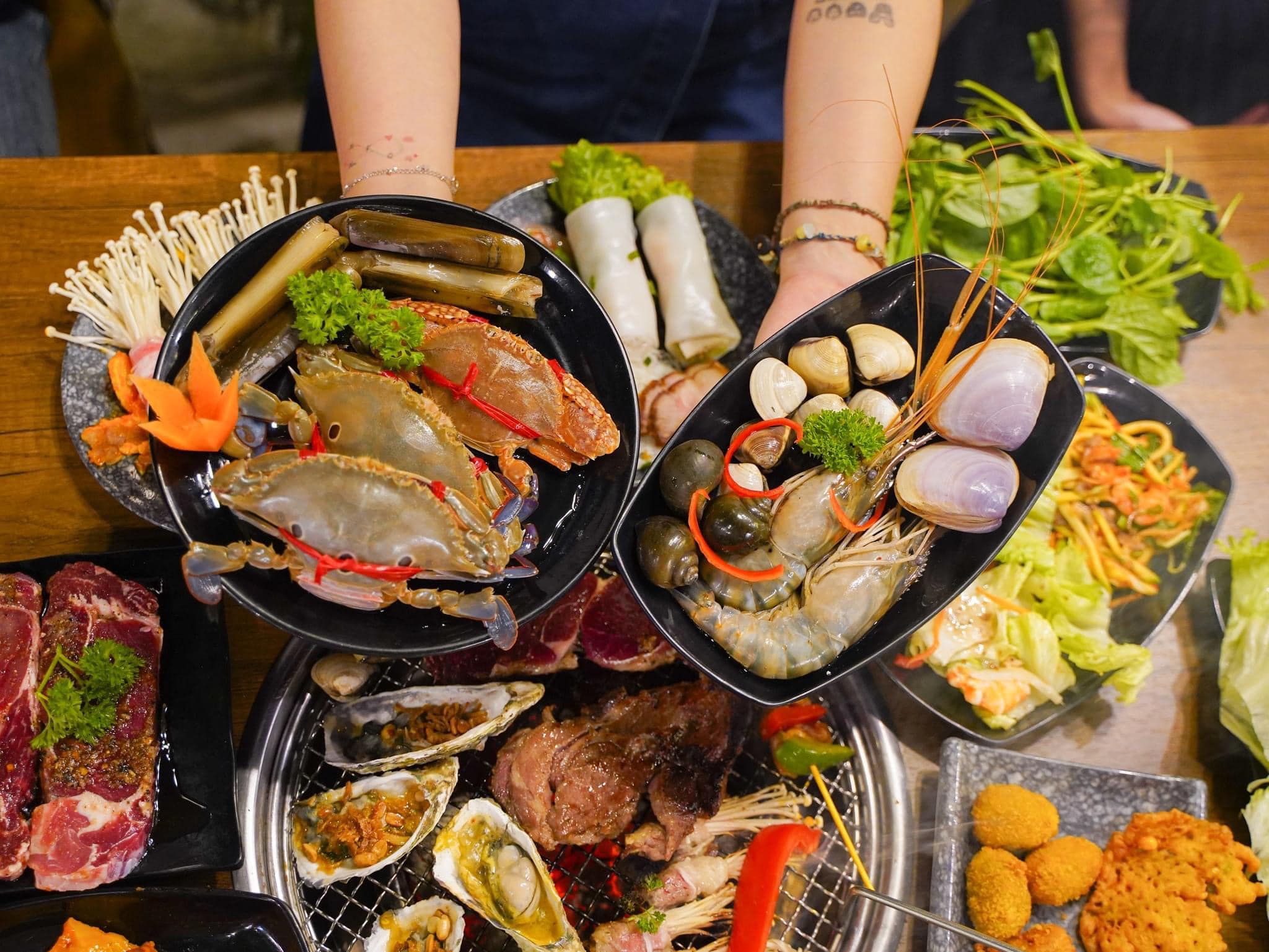 seafood restaurants in da nang banner